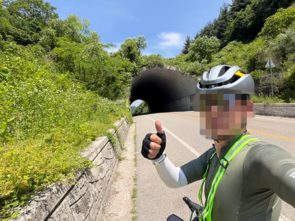 서울200k (동)돼지 브레베 후기, 벗고개에서 사진을 찍었습니다.
